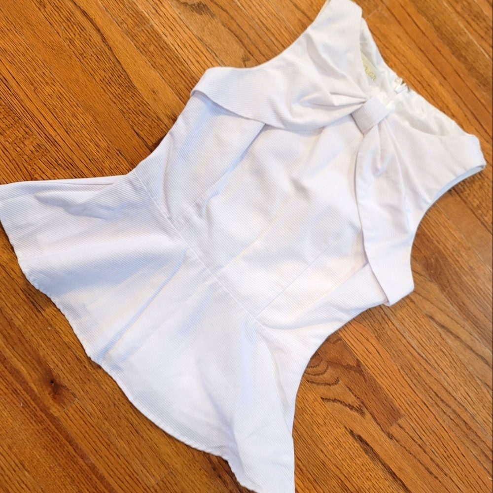 Britt Ryan Elegant Crisp White Sleeveless Blouse Back Zipper Bow Front